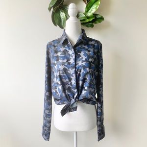 NWT Daya by Zendaya Blue Camo Pajama Blouse
